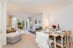 Modern Mews House with Free Parking Space, and Patio by Huluki Sussex Stays